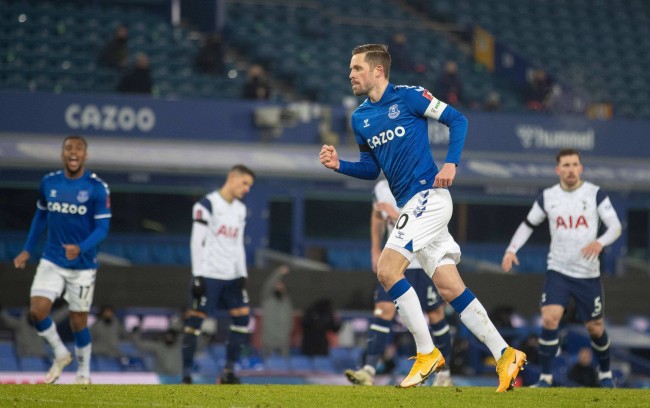 发阵容中 发阵容中